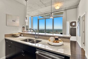 Allure Hermann Park | Kitchen with Stainless Steel Appliances